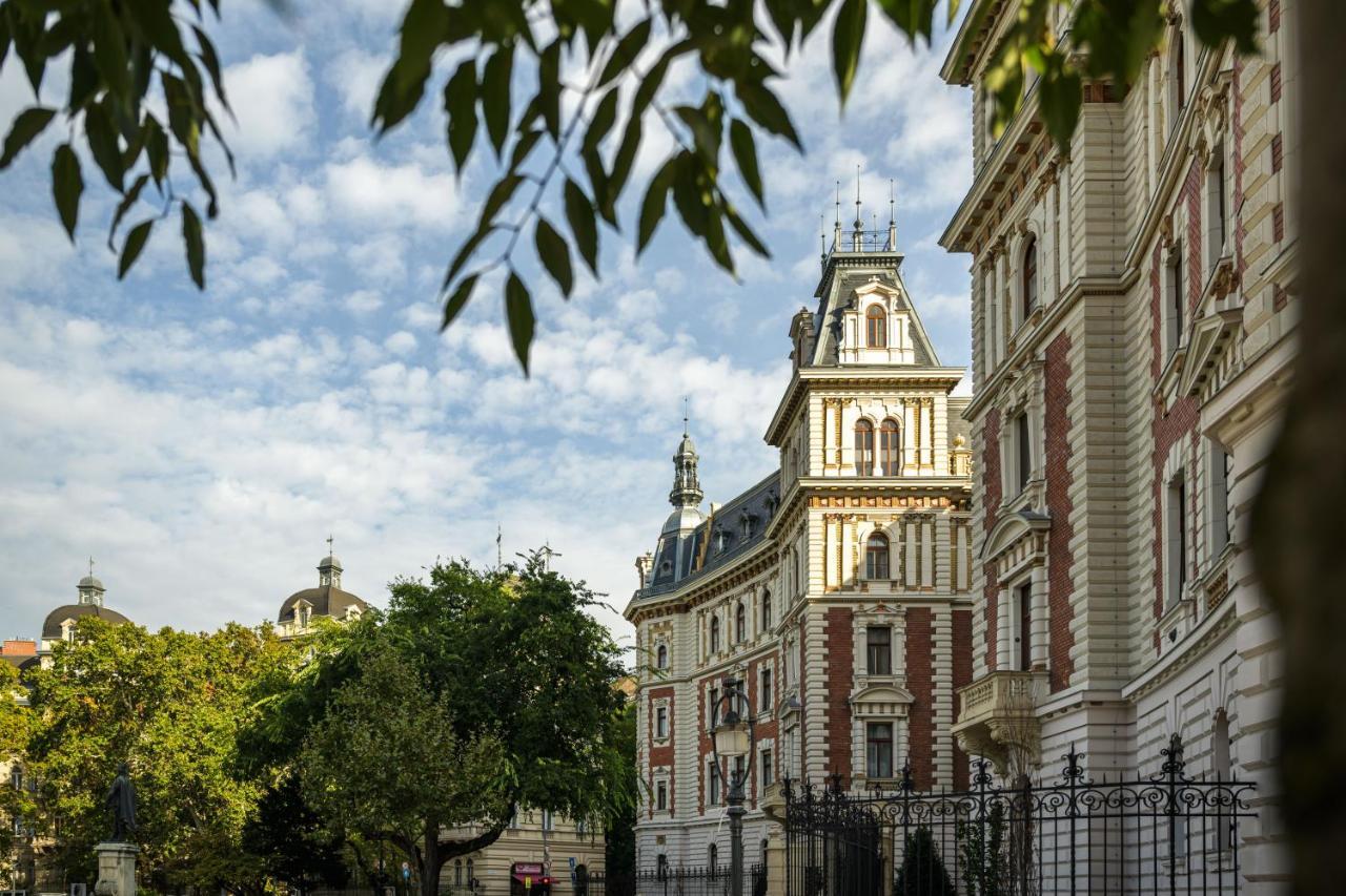 Best Seasons La Famiglia Budapeste Exterior foto
